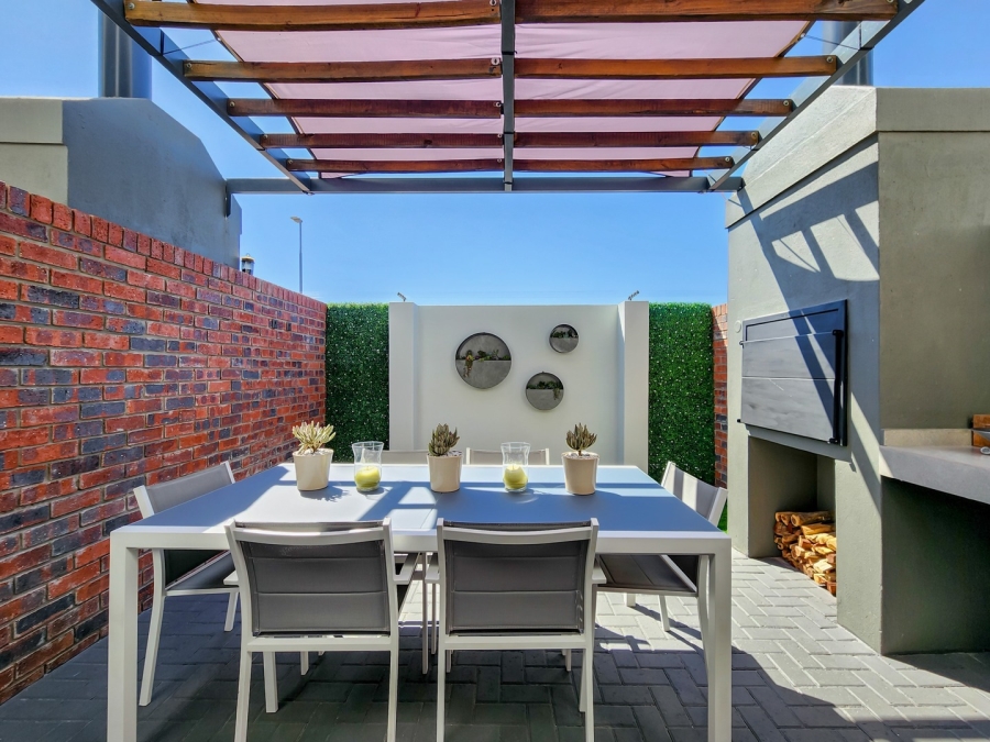4 Bedroom Property for Sale in Sandown Western Cape
